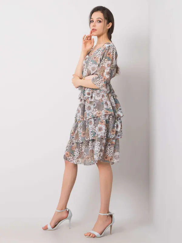 Fashionhunters Kaki haljina s cvjetnim uzorcima
