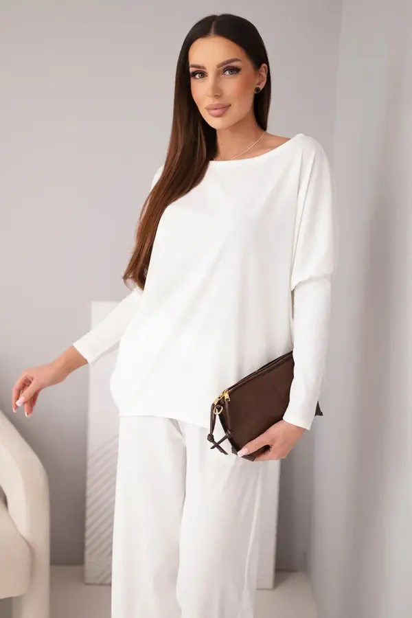 Kesi Włoski Kesi Włoski Ladies' set made of viscose with a loose blouse and pants ecru