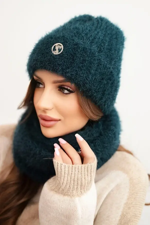 Polski Kesi Women's set hat and fluffy winter snood with decorative emblem sea color