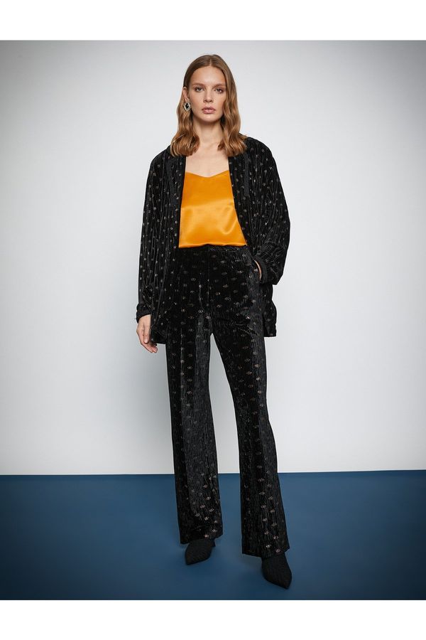 Koton Koton Melis Ağazat X - Široke noge Corduroy Corduroy hlače s elastičnim strukom.