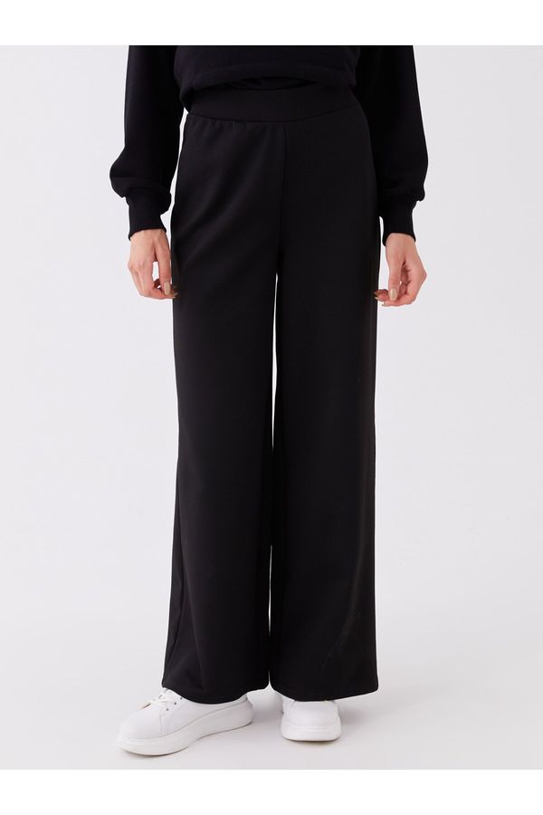 LC Waikiki LC Waikiki Ženske ravne trenirke s elastičnim strukom.