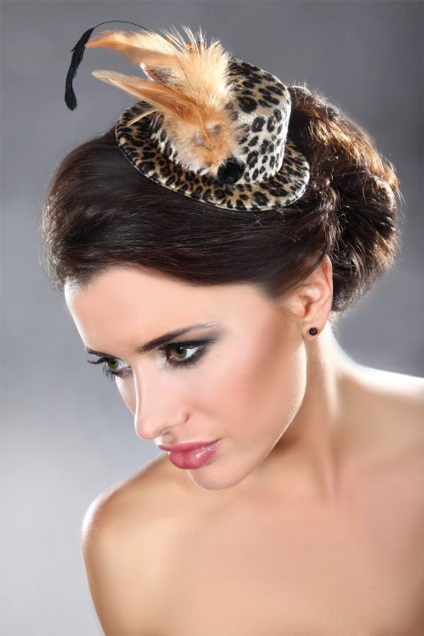 LivCo Corsetti Fashion LivCo Corsetti Fashion Woman's Mini Top Hat Model 28