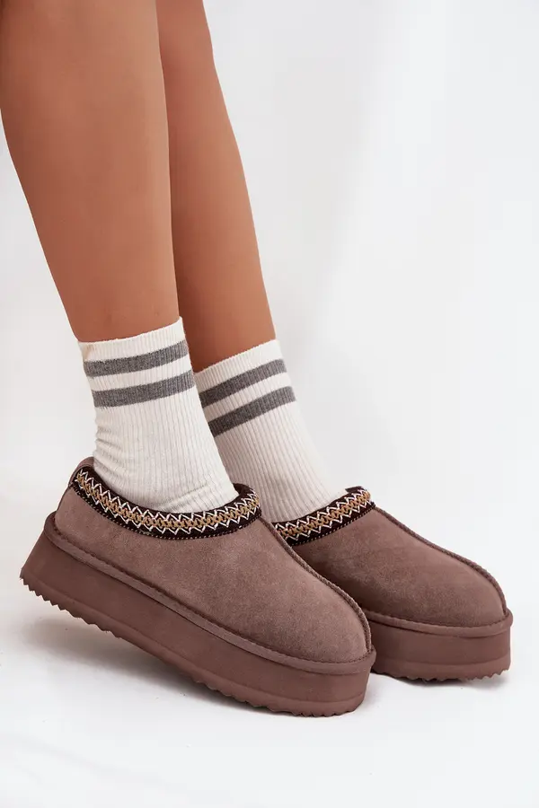 VINCEZA Low suede snow boots for women with embroidery on platform Vinceza