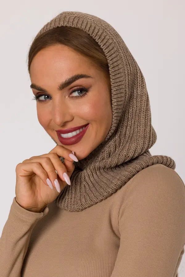 Made Of Emotion Made Of Emotion Woman's Balaclava-style hood with a fitted neck warmer - beige