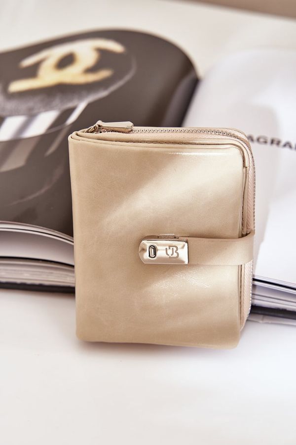marka niezdefiniowana marka niezdefiniowana Lacquered Women's Wallet Light Beige Yathika