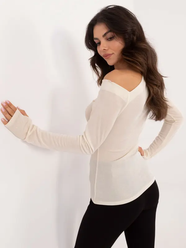 Italy Moda Mekana bež bluza s rupom za palac