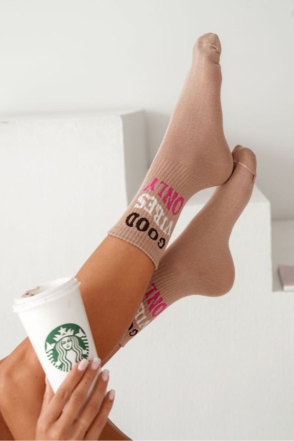 Milena Milena Women Socks With The Inscription Good Vibes Only Beige