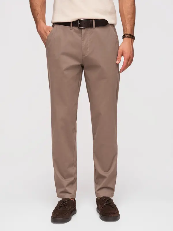 Ombre Muške ombre chino hlače REGULAR FIT - smeđe