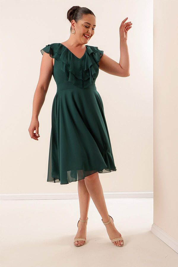 By Saygı Napisala Saygı ovratnik flounced šifonska plus size haljina