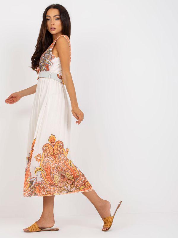 Fashionhunters Narančasta midi jednoznačna plisirana haljina s remenom