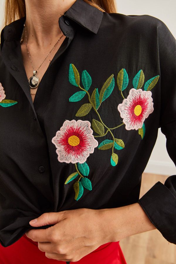 Olalook Olalook Women's Azalea Black Embroidery Detailed Oversize Woven Shirt