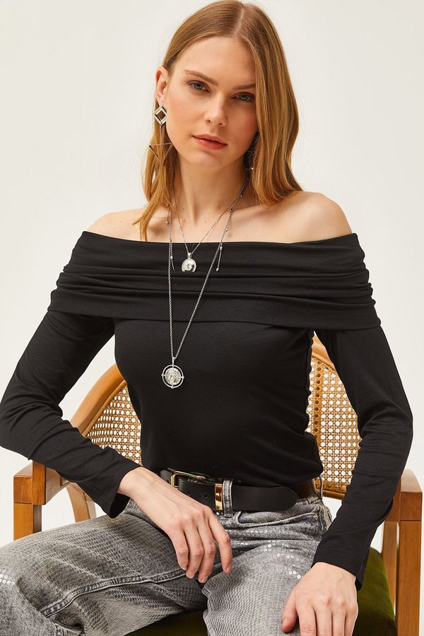 Olalook Olalook Women's Black Madonna Collar Knitted Viscose Blouse