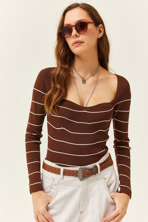 Olalook Olalook Women's Striped Bitter Brown Kissed Collar Crop Knitwear Blouse