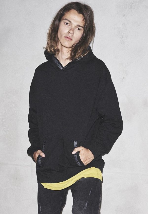 UC Men Oversize Logo Hoody black