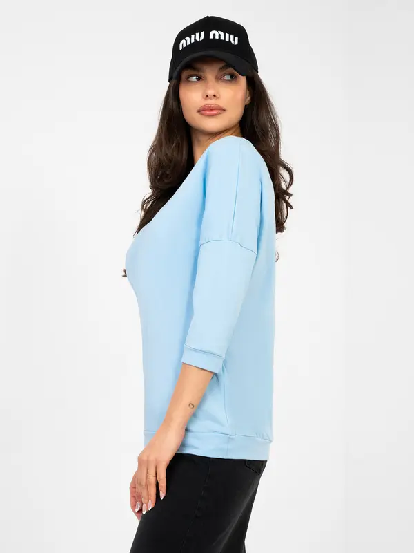 RUE PARIS Pastelno plava bluza s dekolteom na leđima