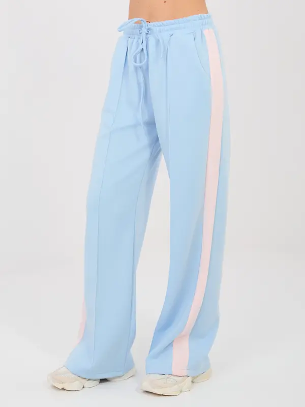 RUE PARIS Pastelno plavi set s majicom