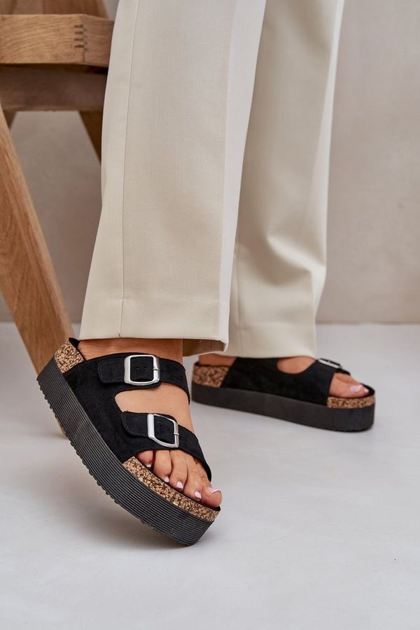 PE1 PE1 Women's sandals on a massive platform with buckles black Aramia