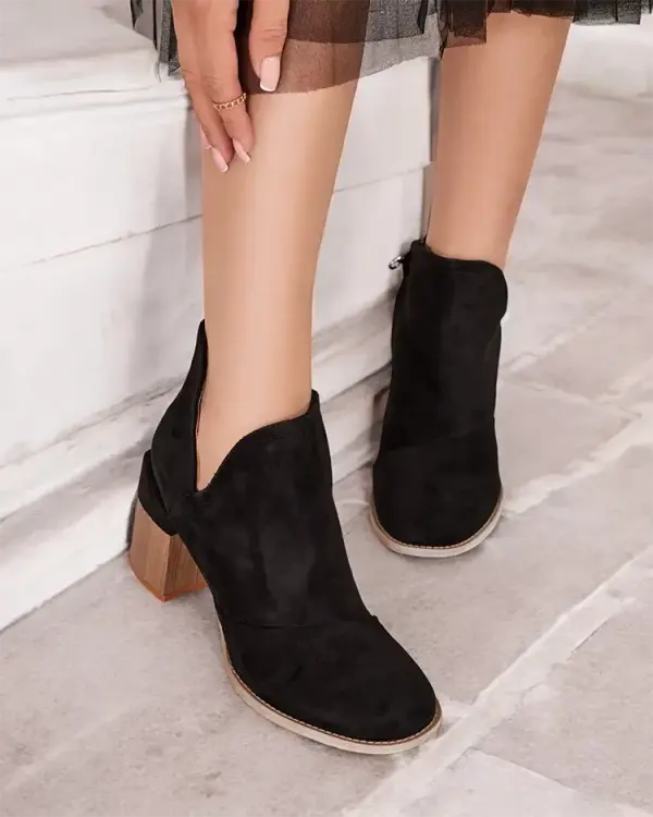 Resti Resti Black women's ankle boots with cut-outs Encura - Footwear
