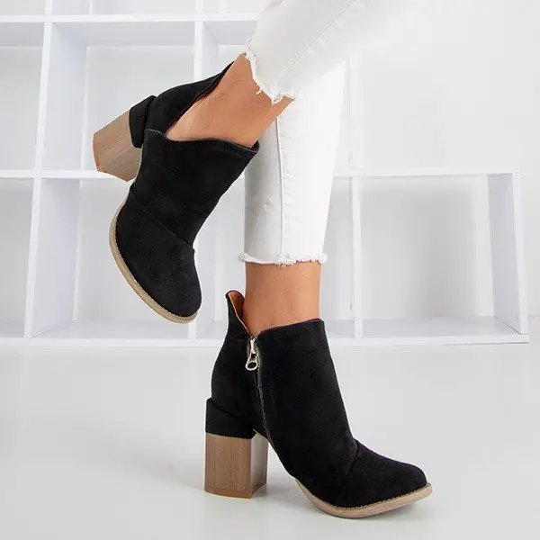 Resti Resti Black women's stiletto boots with cutouts Cintura - Footwear