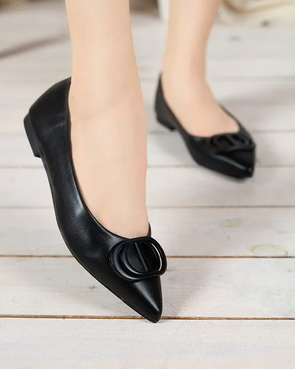 Resti Resti Women's black pointed ballerinas with an ornament on the toe Manico - Footwear