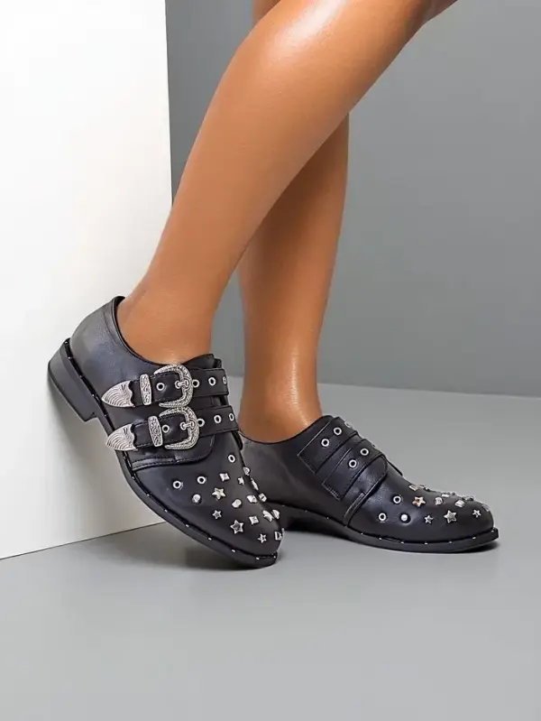 Resti Resti Women's low shoes with studs and buckles Goffel