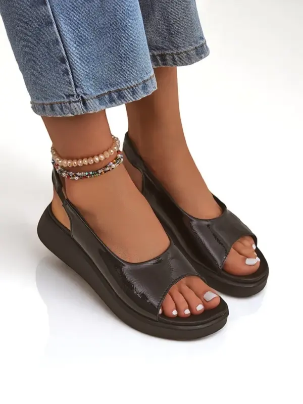 Resti Resti Women's Luna Shines sandals on a thick sole