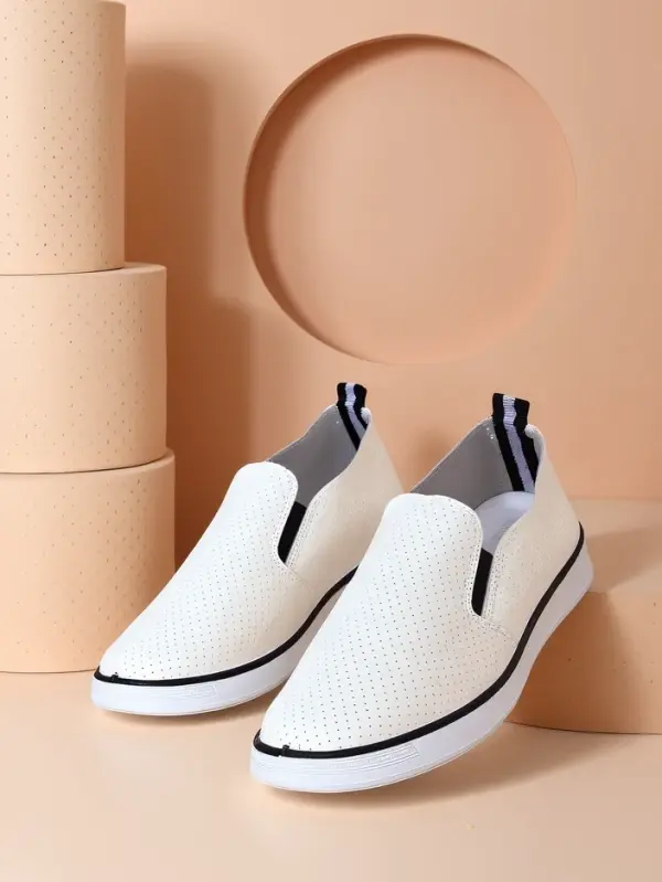 Resti Resti Women's perforated sports shoes Musio