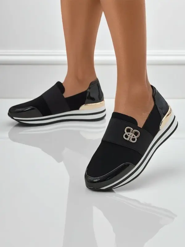 Resti Resti Women's slip-on shoes with Motill decoration
