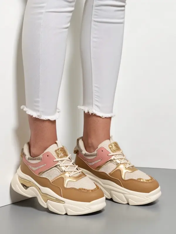 Resti Resti Women's sneakers on a thicker sole Lesalli