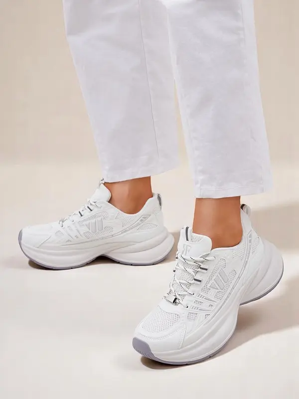 Resti Resti Women's sport sneakers on a thicker sole Roality