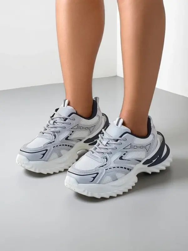 Resti Resti Women's sports sneakers on a thicker sole Nettes