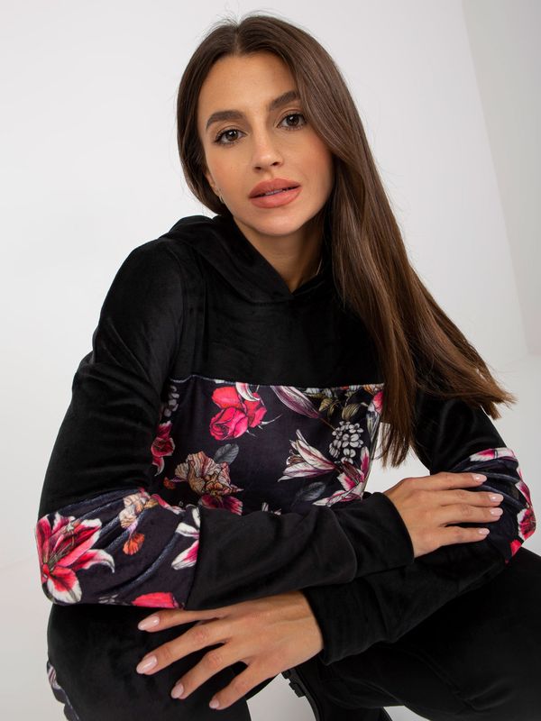 Fashionhunters RUE PARIS Black two-piece velour set with sweatshirt