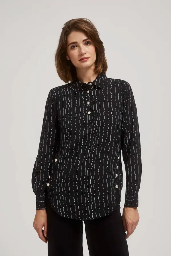 Moodo Shirt with decorative buttons