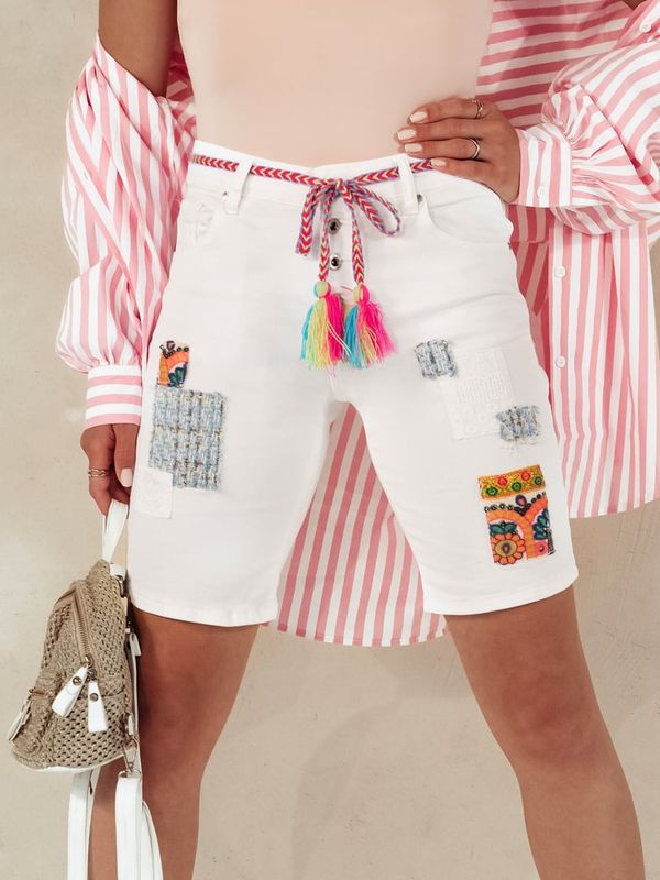 DStreet Spodenki damskie CAPRI białe Dstreet