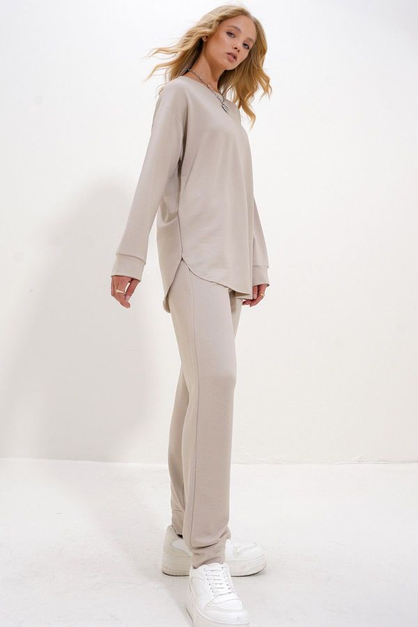 Trend Alaçatı Stili Trend Alaçatı Stili Women's Beige Crew Neck Side Slit Soft Texture Modal Tracksuit