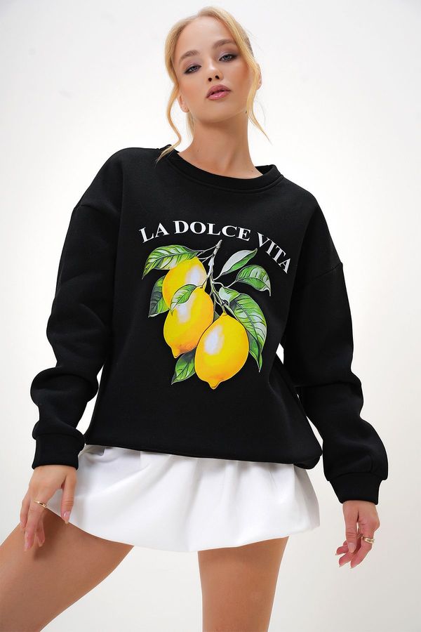 Trend Alaçatı Stili Trend Alaçatı Stili Women's Black Crew Neck Front Printed Raised Sweatshirt