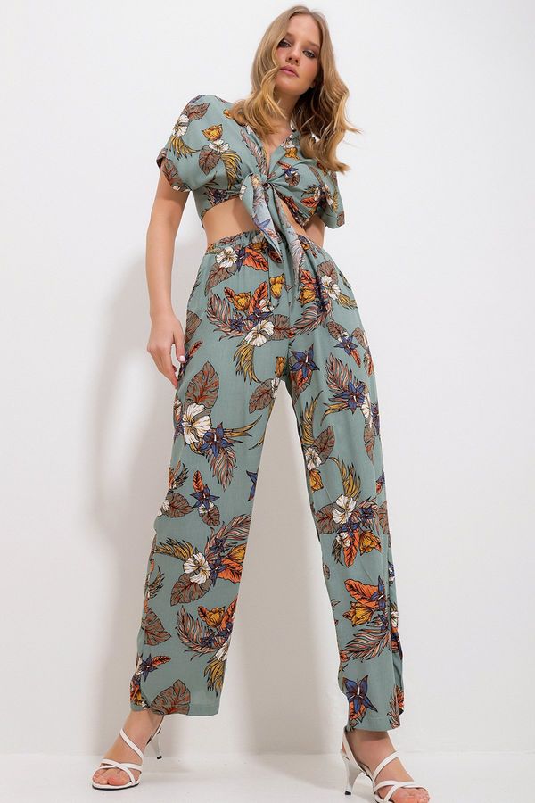 Trend Alaçatı Stili Trend Alaçatı Stili Women's Khaki Patterned Tie Crop Blouse And Pocket Trousers Bottom Top Woven Suit