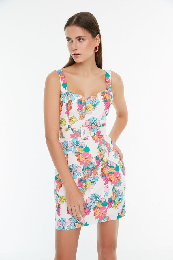 Trendyol Trendyol bijela cvjetna haljina s remenčićima