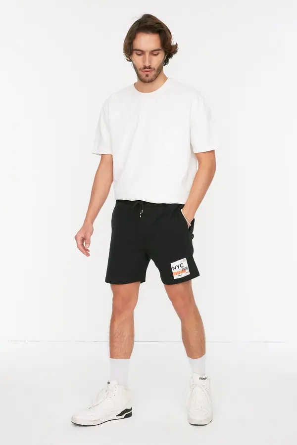 Trendyol Trendyol Black Regular Cut Medium Length City Printed Shorts