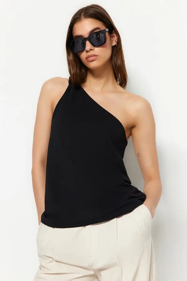 Trendyol Trendyol Black Regular Fit Single Sleeve Crepe Knitted Blouse