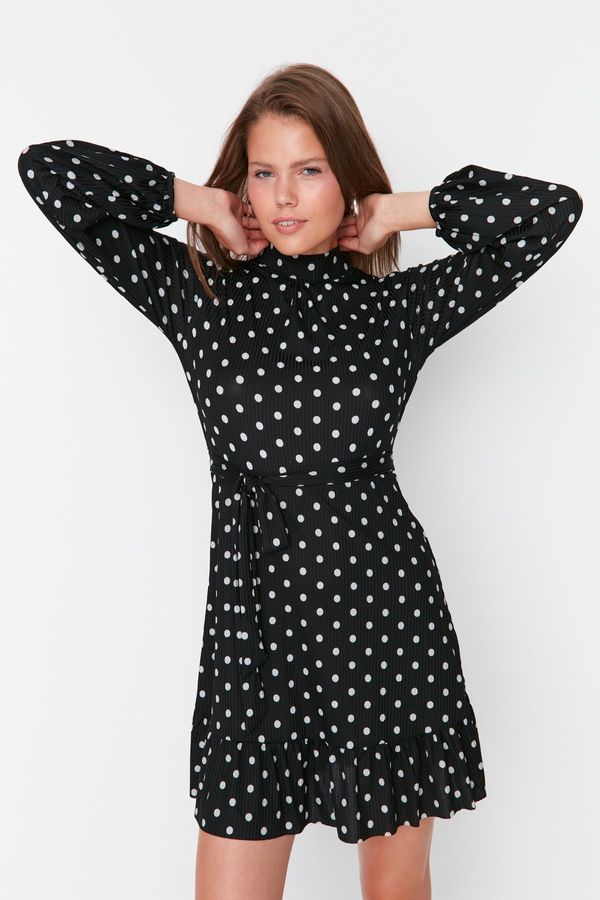 Trendyol Trendyol crna rebrasta haljina s rubom mini pletena haljina s volanima i nisko rezanim leđima klizača / otvora struka