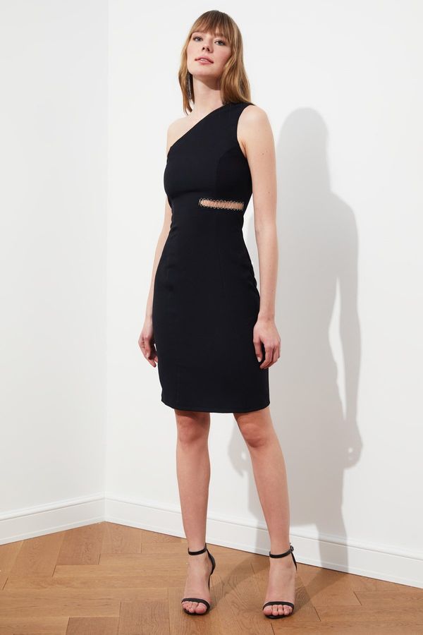 Trendyol Trendyol crni dodatak detaljna haljina