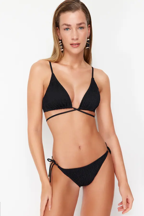 Trendyol Trendyol crni trokut Gippie Bikini Top