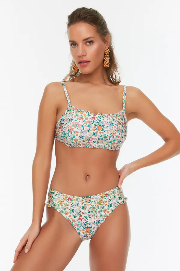 Trendyol Trendyol cvjetni uzorak bralette s volanima, redoviti set bikinija za noge