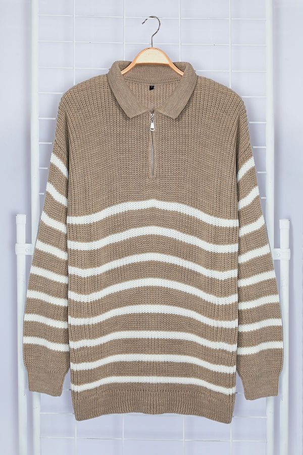 Trendyol Trendyol Ecru FL Regular Hooded Color Blocked Knitwear Sweater