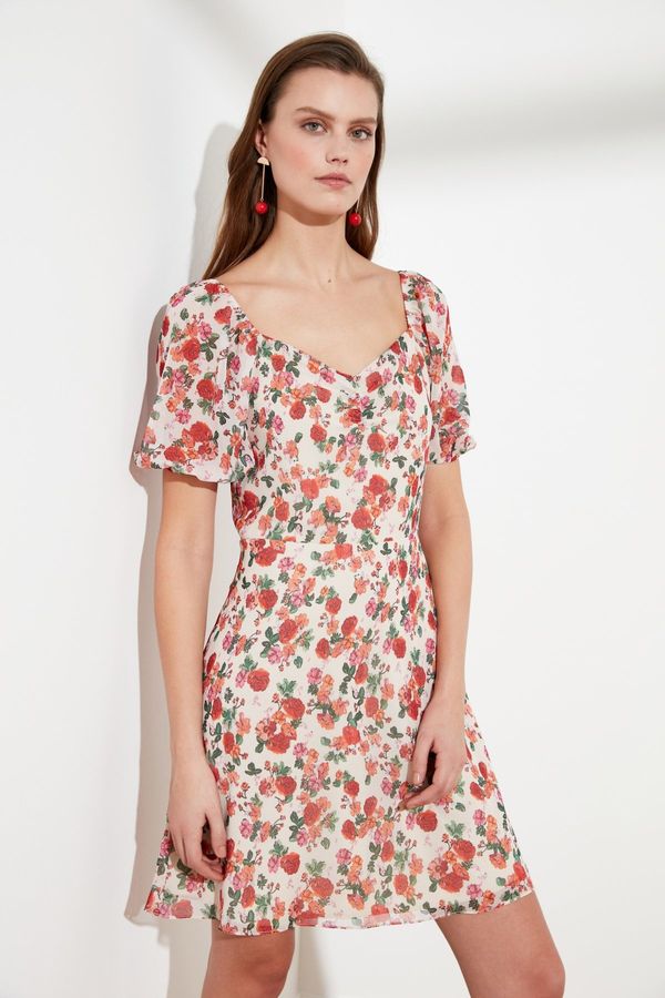 Trendyol Trendyol Ekru haljina s uzorkom balona