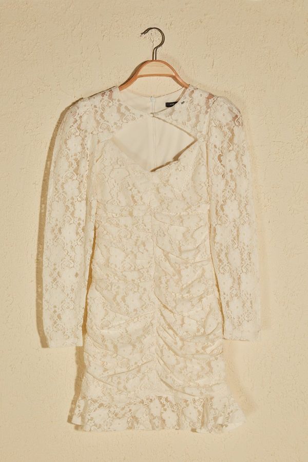 Trendyol Trendyol haljina - Ecru - Bodycon