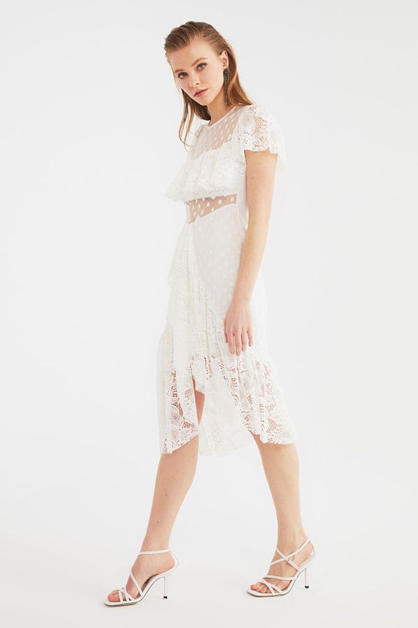 Trendyol Trendyol haljina - Ecru - Osnovna