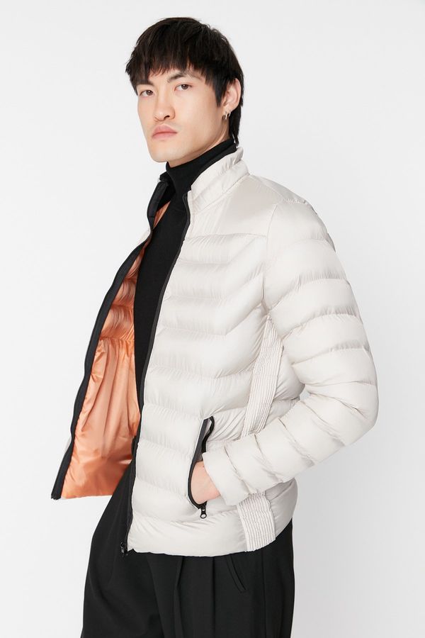 Trendyol Trendyol kamen muški redoviti stajaći ovratnik natečeni kaput otporan na vjetar.