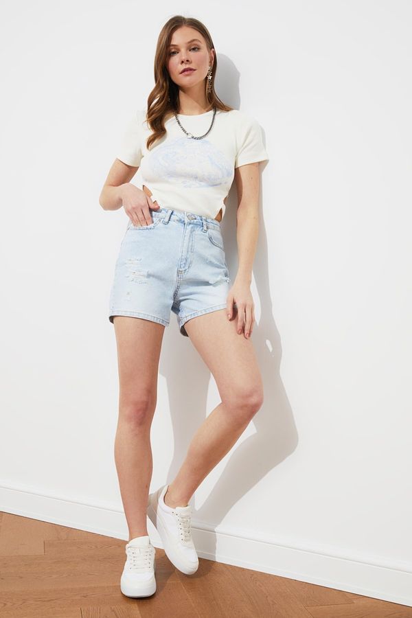 Trendyol Trendyol Light Blue Ripped Detailed Denim Shorts